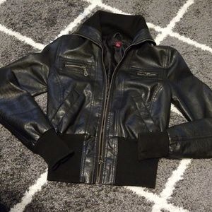 🌞NEU Black pLeather Jacket